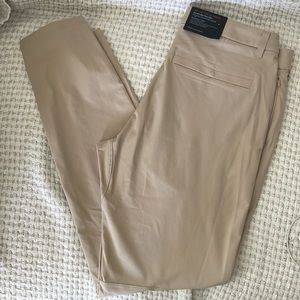 Commission Slim-Fit Pant 34x34
Fabric-Warpstreme, Color-Trench, New